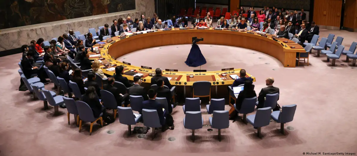 Gaza war: UN Security Council adopts US cease-fire plan