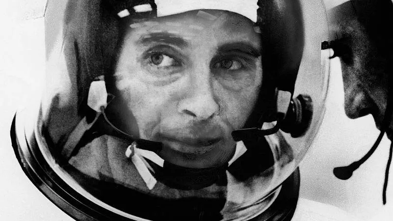 Nasa ‘Earthrise’ astronaut dies at 90 in plane crash