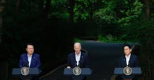 Japan, U.S., South Korea must face lingering issues from Camp David