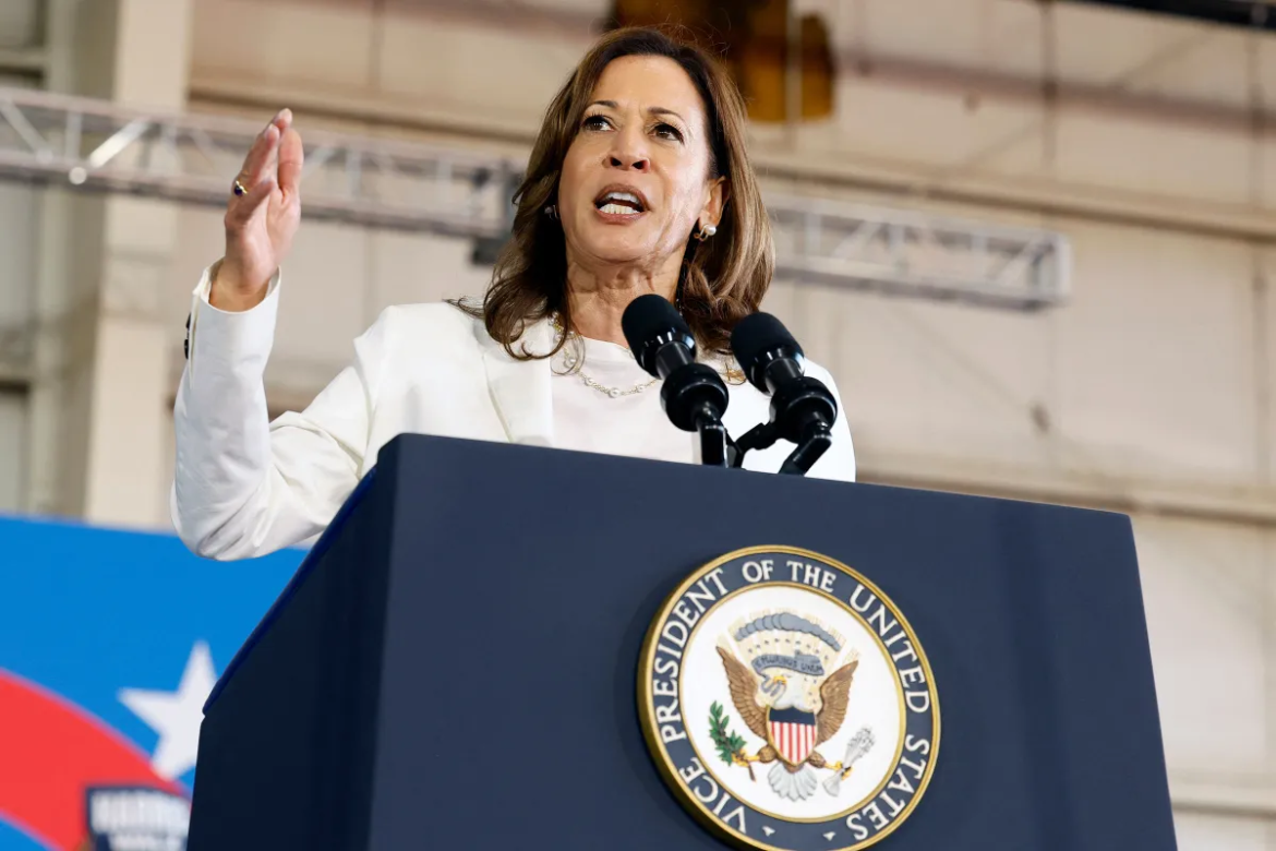 Harris Turns Border Hawk Ahead of Arizona Rally