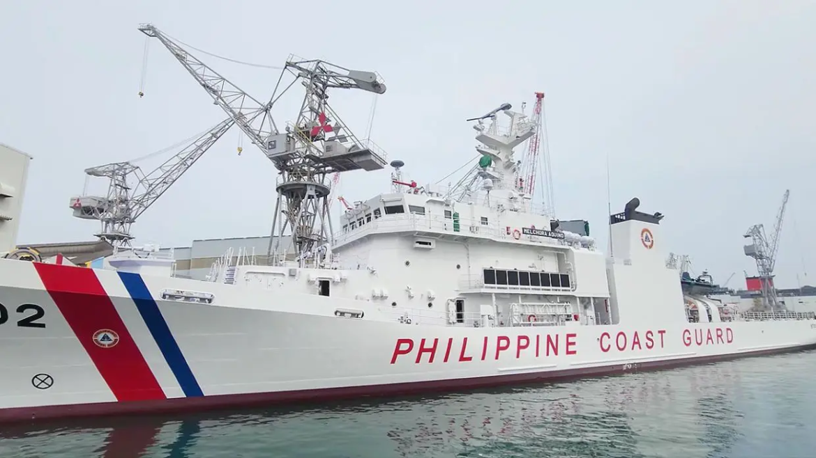 Philippines withdraws from disputed reef in South China Sea