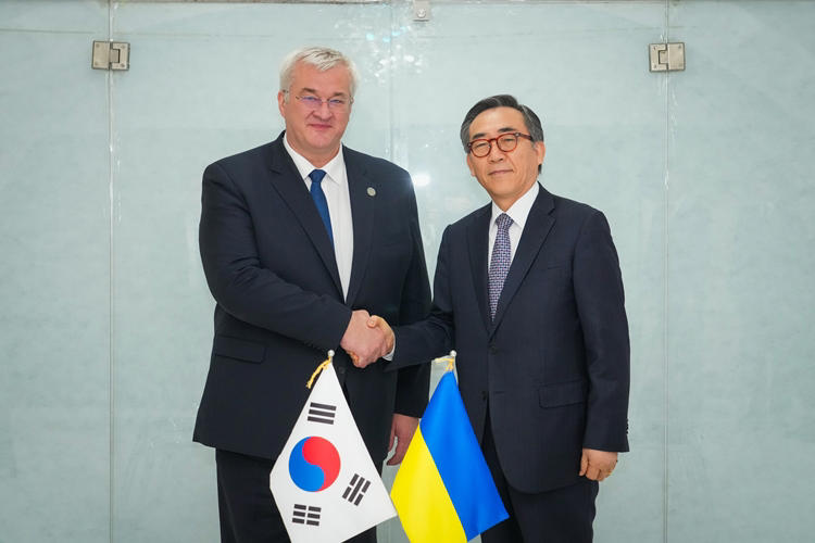 Kyiv, Seoul deepen security ties over North Korea’s troop deployment to Russia