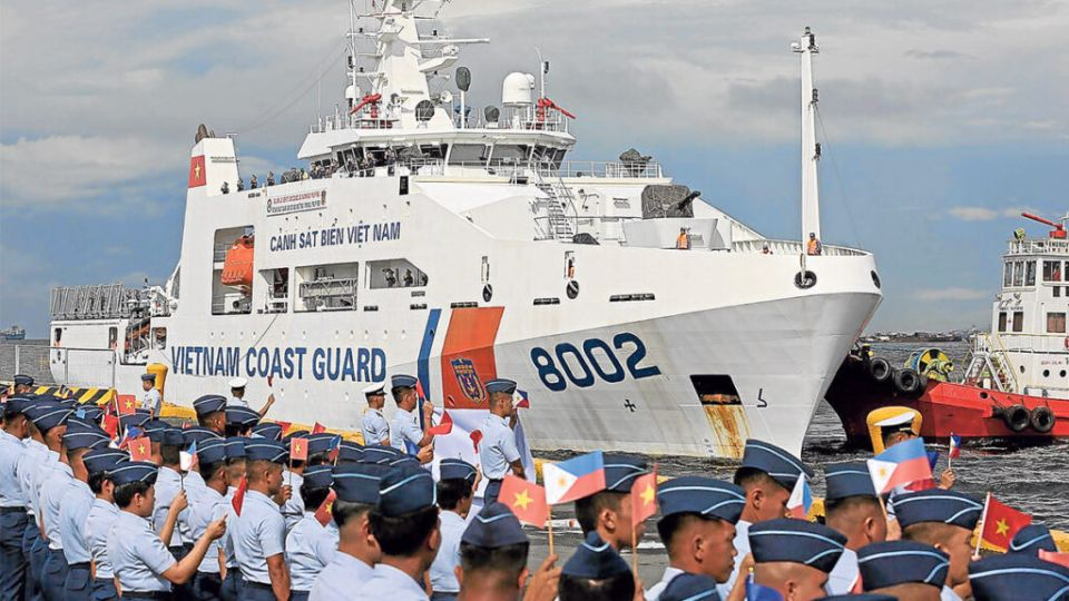 Chinese warships make port call in Vietnam after talks on joint patrols