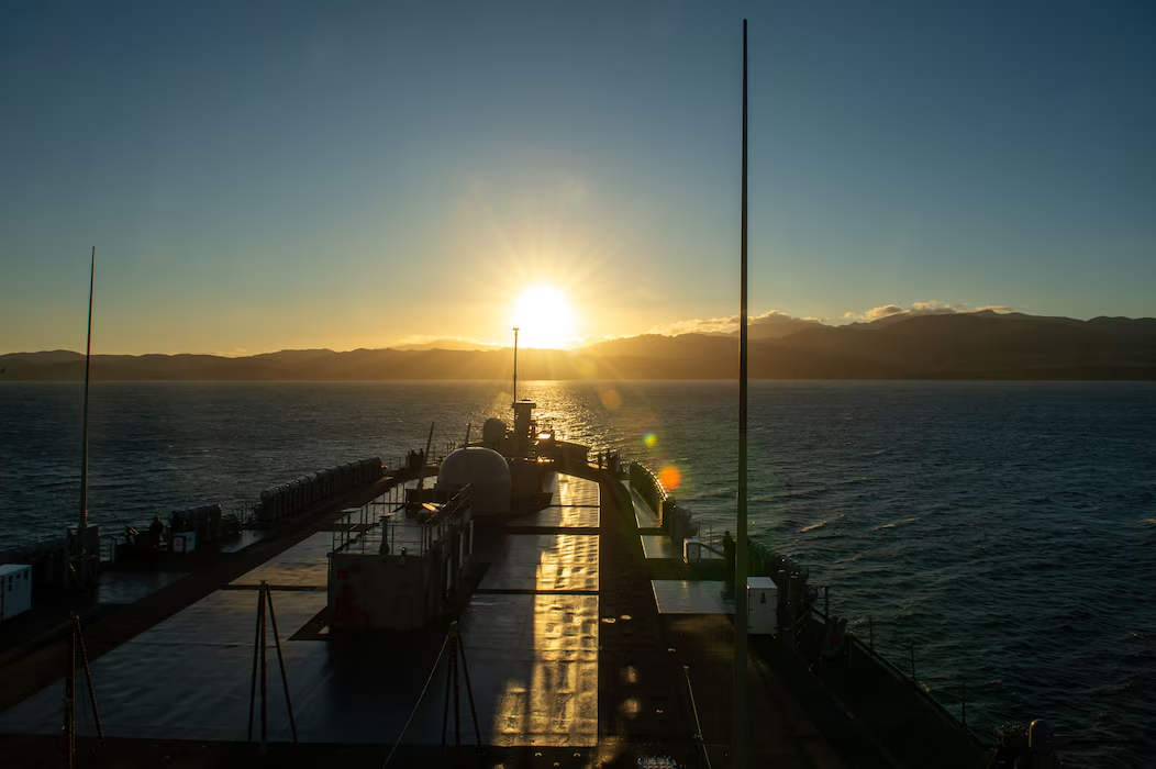 Blue Ridge Arrives in Wellington, New Zealand for the First Time
