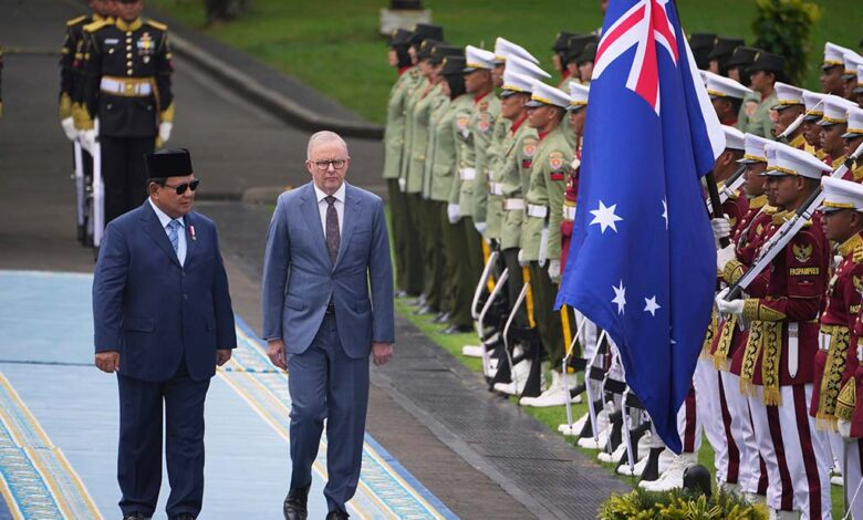 Australia, Indonesia seek closer defense, economic ties