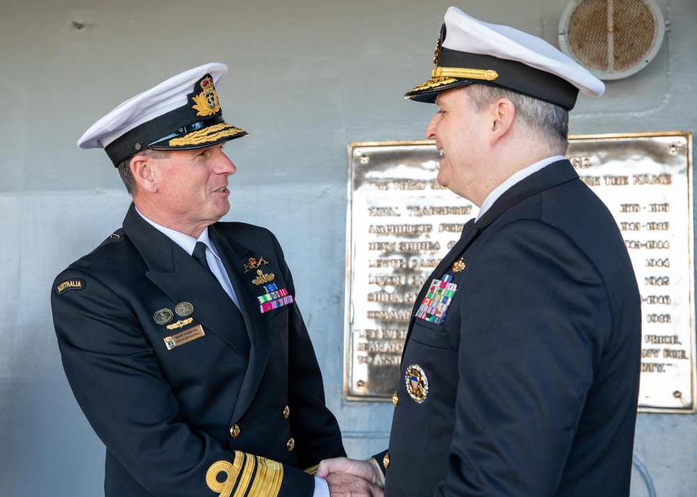 USS Blue Ridge departs Sydney following port visit