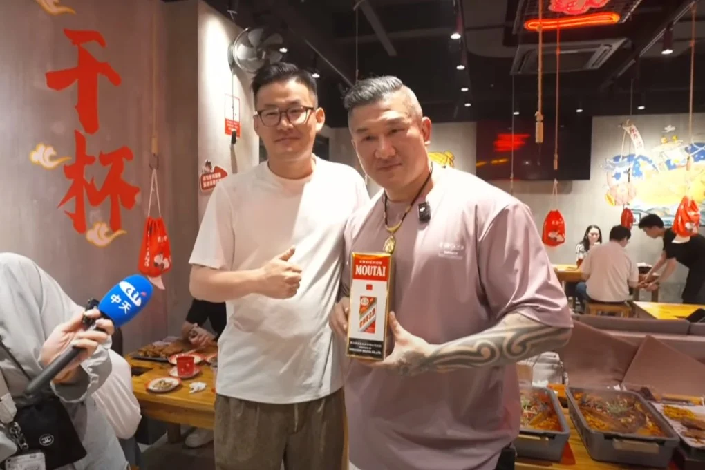 Taiwanese YouTuber Gym Boss live-streams unfiltered look at mainland China