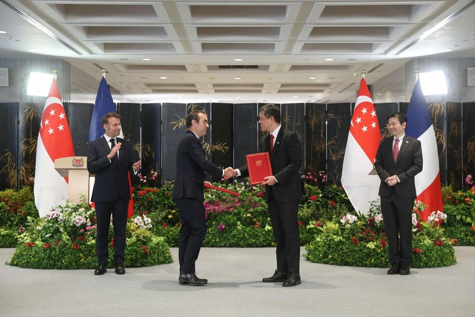 France, Singapore pledge to expand defense cooperation