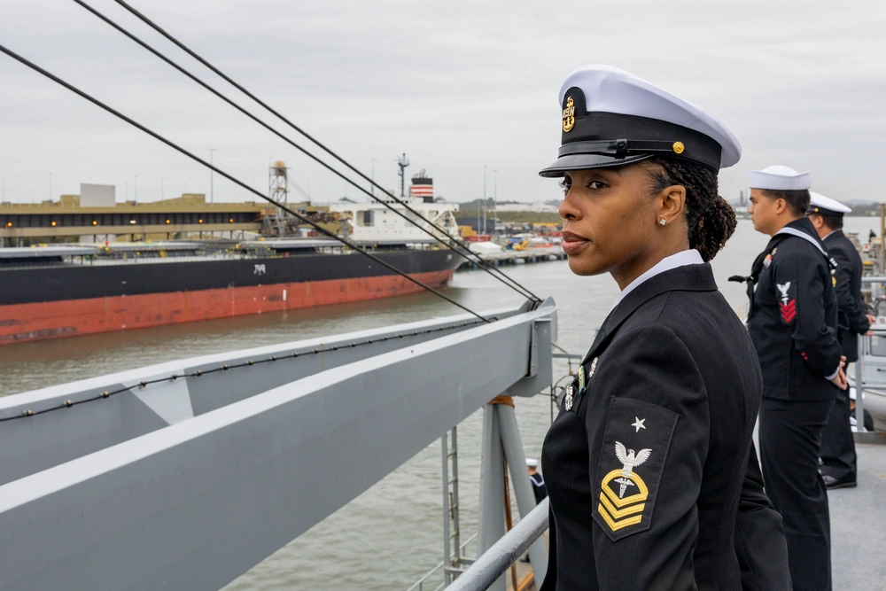 USS Frank Cable visits Brisbane, Australia